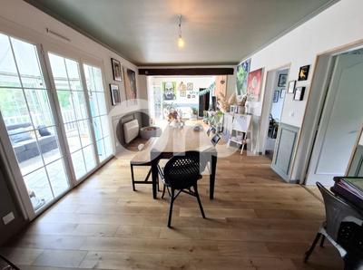 Maison - 151 m² - 6 pièces