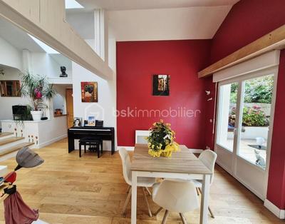 Appartement - 90 m² - 5 pièces