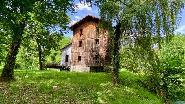 Maison - 575 m² - 16 pièces