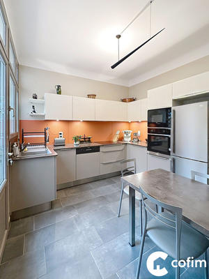 Maison - 175 m² - 10 pièces