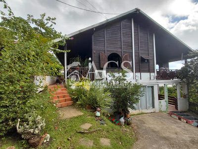 Maison - 180 m² - 5 pièces