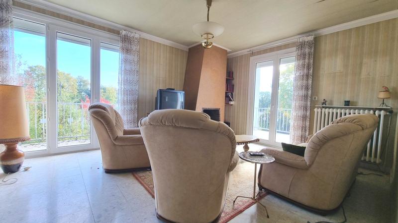 Maison traditionnelle - 225 m² - 6 pièces