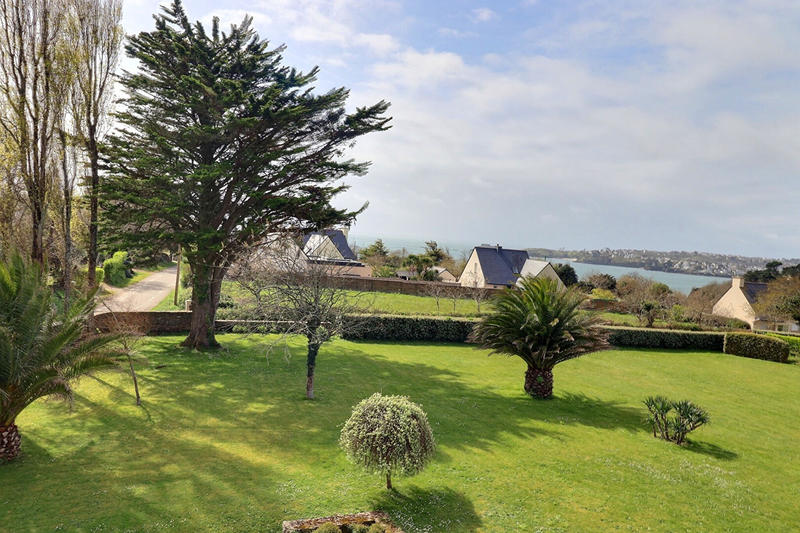 Maison - 311 m² - 10 pièces