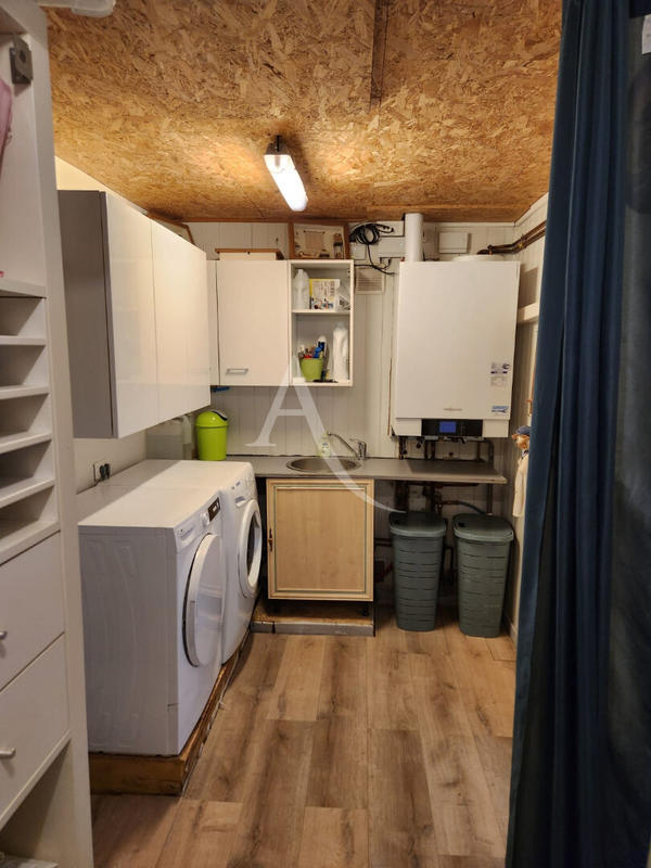 Maison - 224 m² - 11 pièces