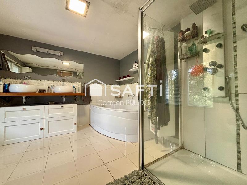 Maison - 260 m² - 7 pièces