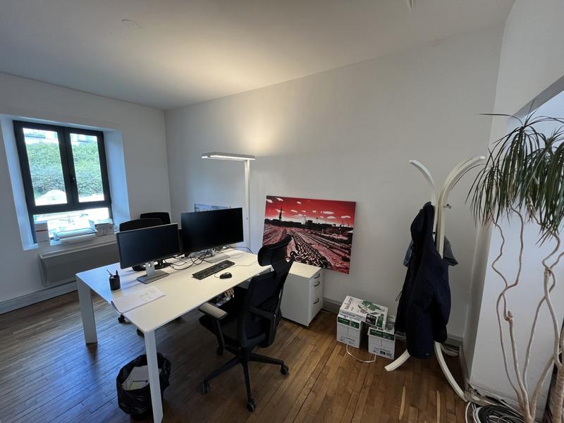 Bureau - 107 m² - 5 pièces