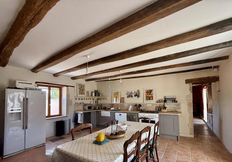 Propriété - 219 m² - 6 pièces