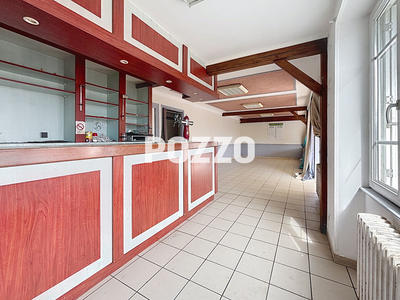 Maison - 227 m² - 12 pièces