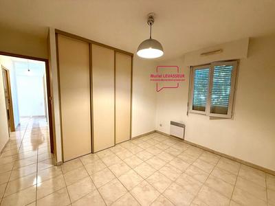 Appartement - 90 m² - 4 pièces