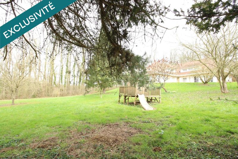 Maison - 208 m² - 9 pièces