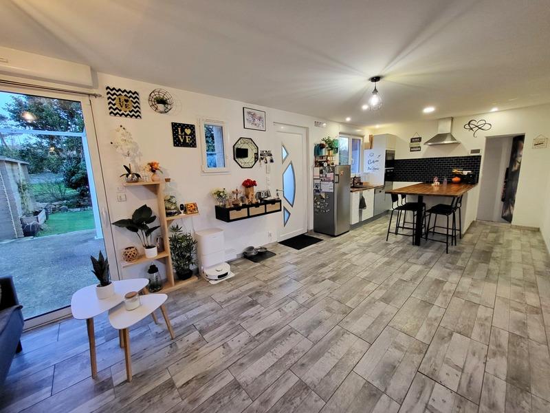 Maison - 330 m² - 15 pièces