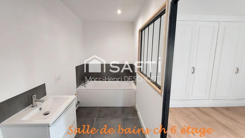 Maison - 230 m² - 8 pièces