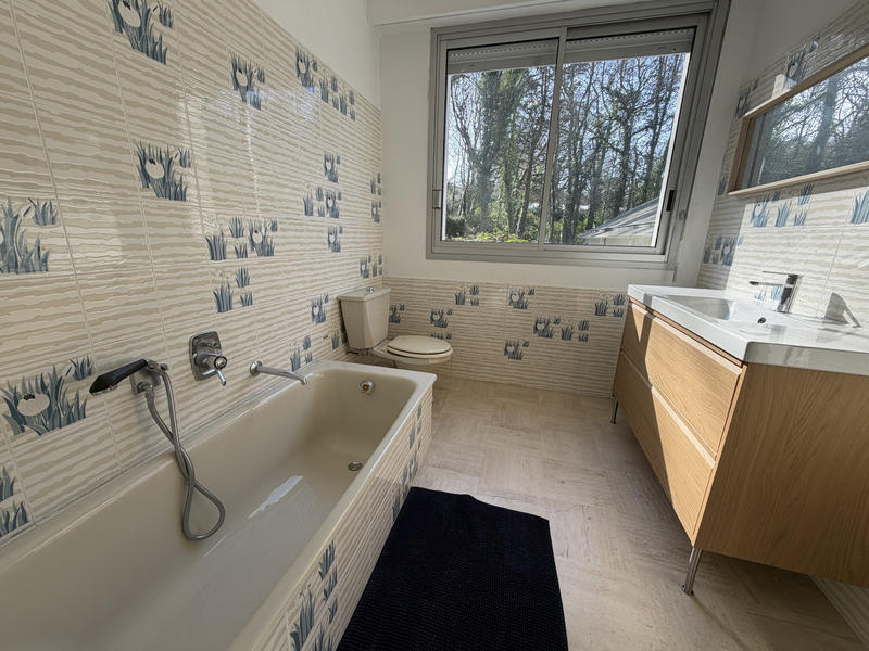 Maison - 334 m² - 8 pièces