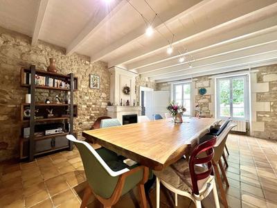 Demeure - 494 m² - 12 pièces