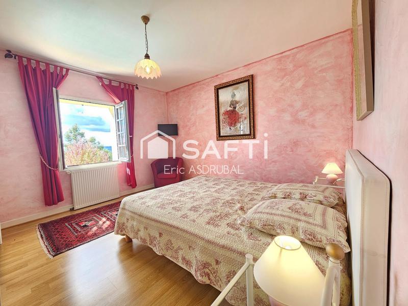 Maison - 200 m² - 6 pièces