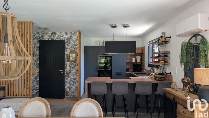 Maison - 200 m² - 7 pièces