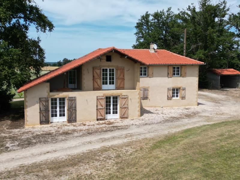 Maison - 266 m² - 7 pièces