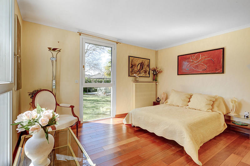 Maison - 214 m² - 7 pièces