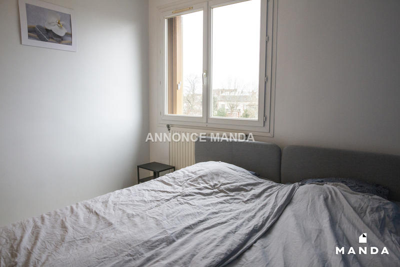 Chambre - 9 m² - 4 pièces