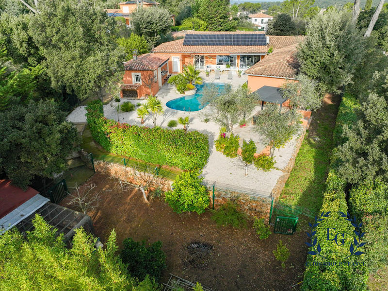 Maison - 197 m² - 6 pièces