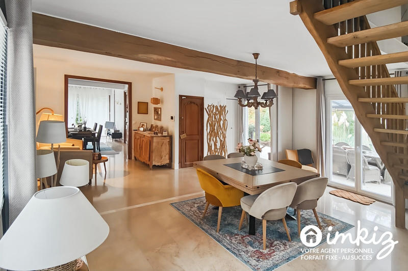 Maison - 227 m² - 7 pièces