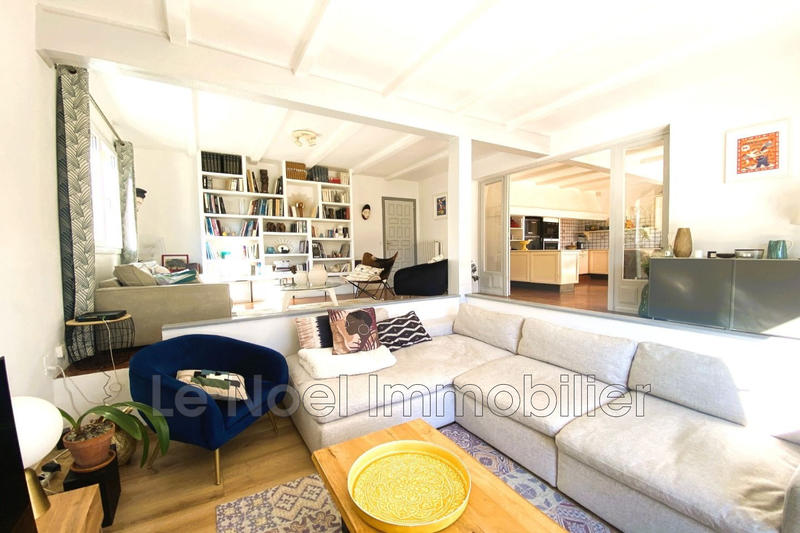 Maison - 200 m² - 1 pièce