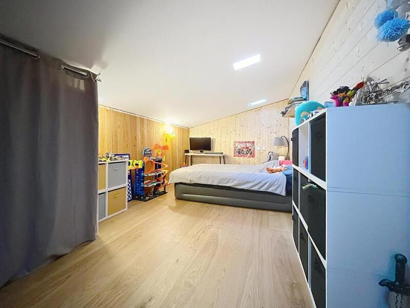 Maison - 93 m² - 4 pièces