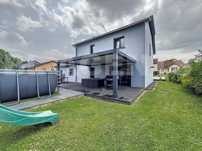 Maison contemporaine - 153 m² - 10 pièces