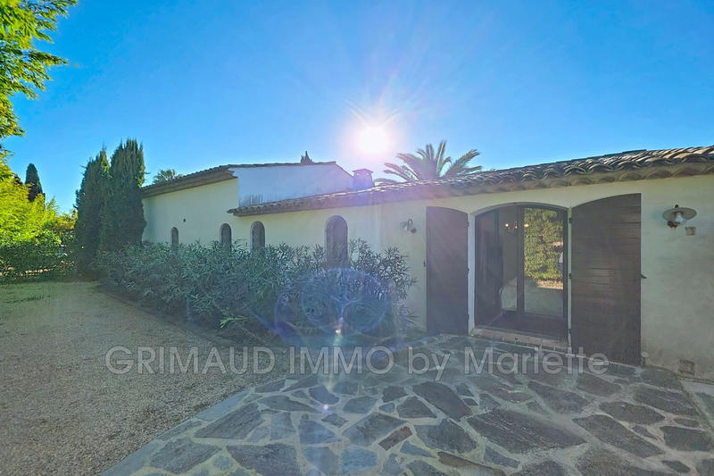 Maison - 236 m² - 8 pièces