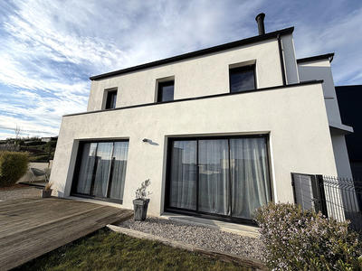Maison - 176 m² - 7 pièces