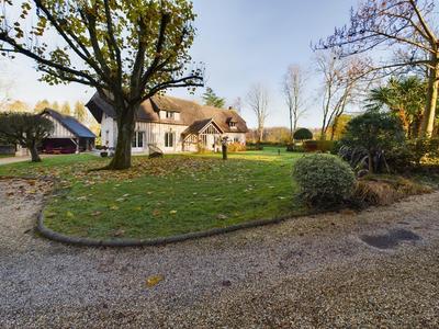 Maison - 180 m² - 6 pièces