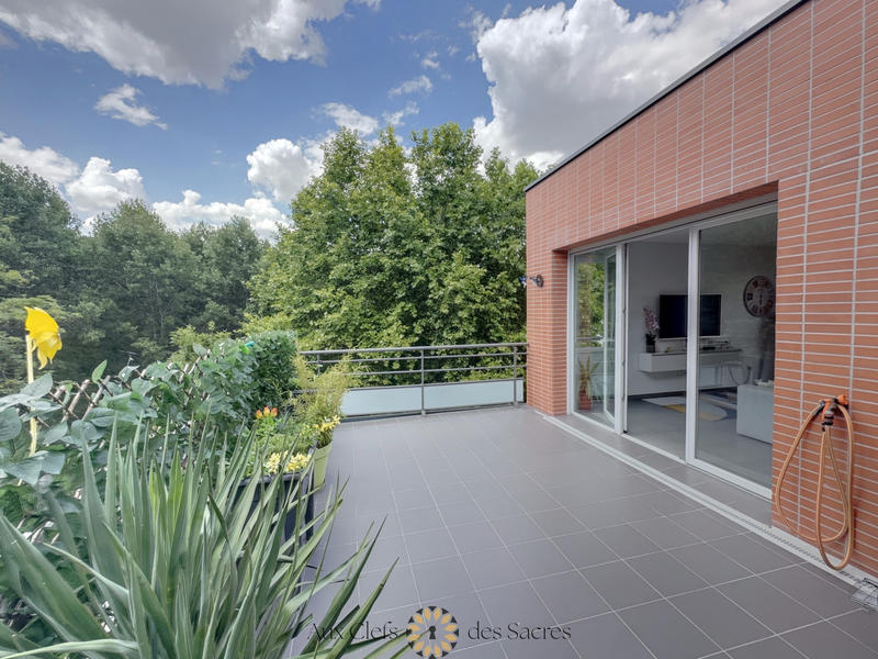 Appartement - 94 m² - 5 pièces