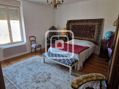 Maison - 340 m² - 5 pièces