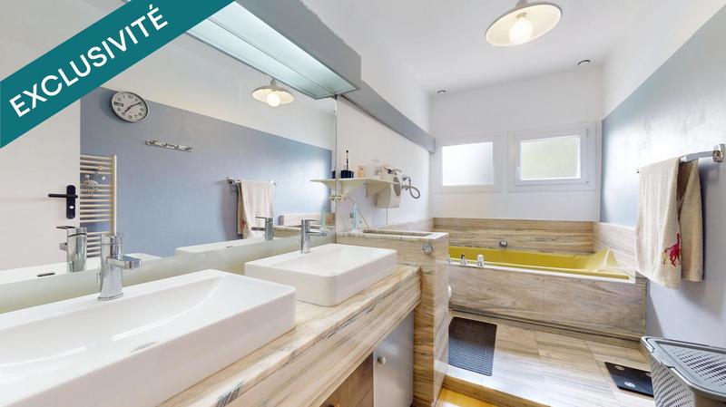 Maison - 203 m² - 7 pièces