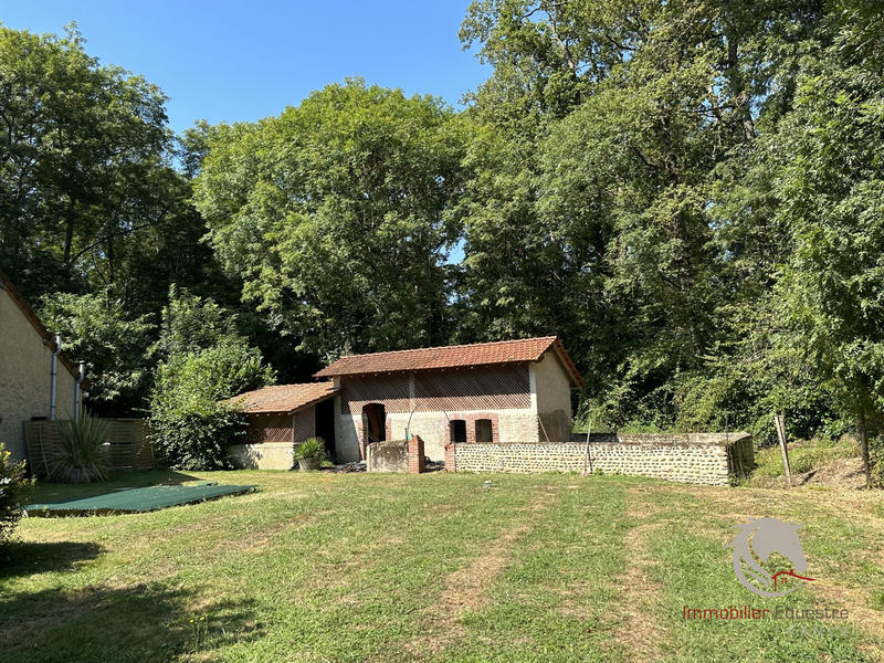 Maison - 530 m² - 21 pièces