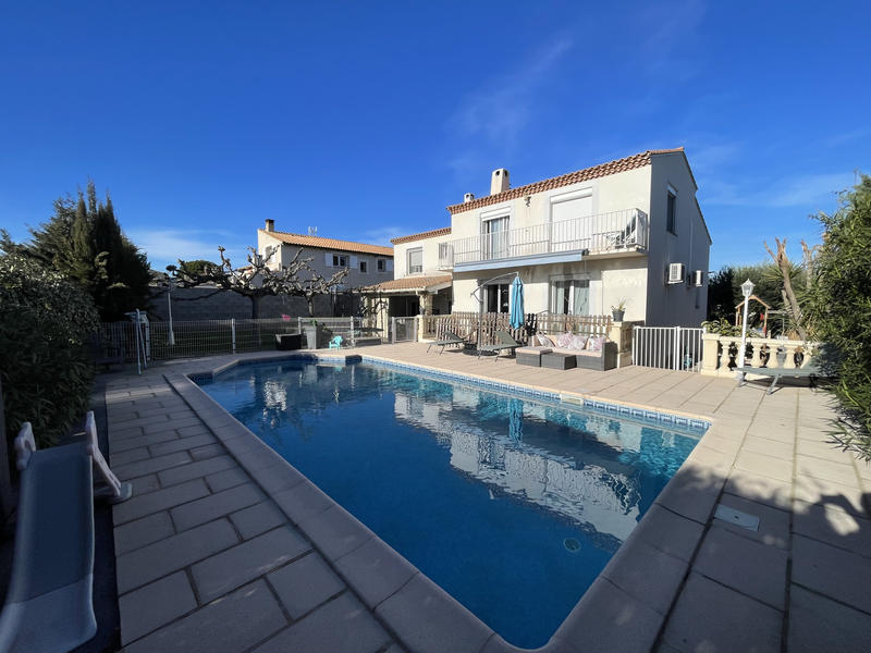 Maison - 222 m² - 6 pièces