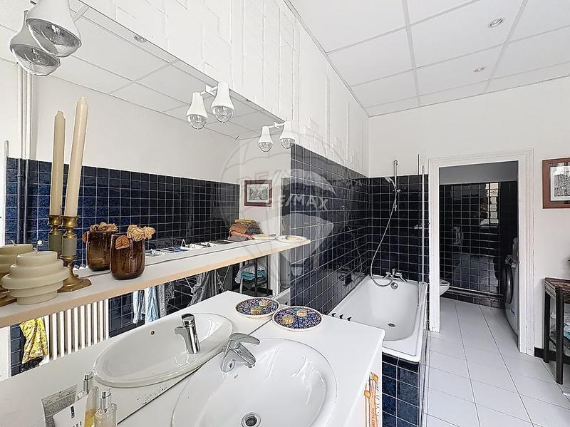 Maison de maîtres - 250 m² - 9 pièces