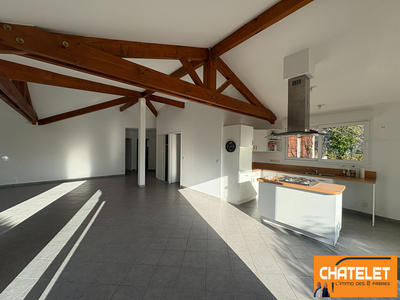 Maison - 121 m² - 5 pièces