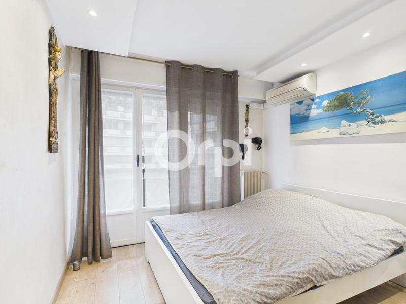 Appartement - 90 m² - 4 pièces