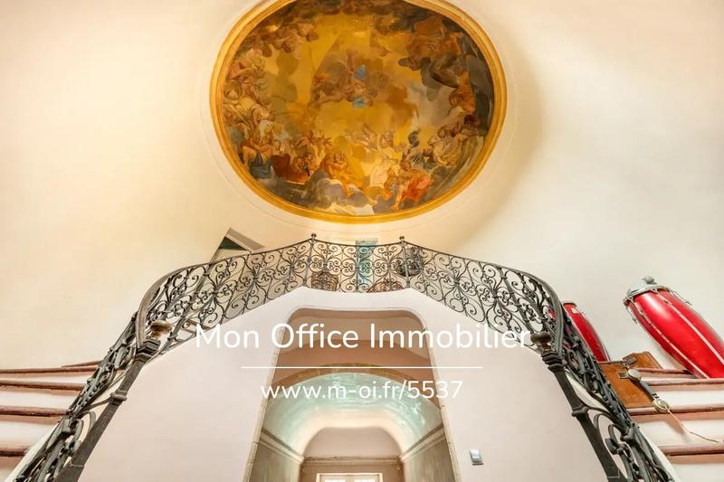 Maison - 500 m² - 8 pièces