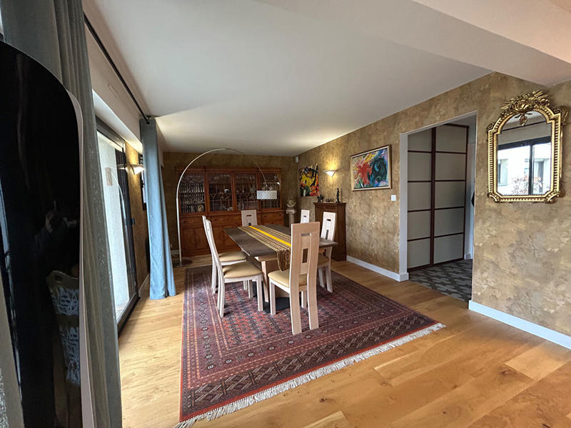 Appartement - 190 m² - 6 pièces