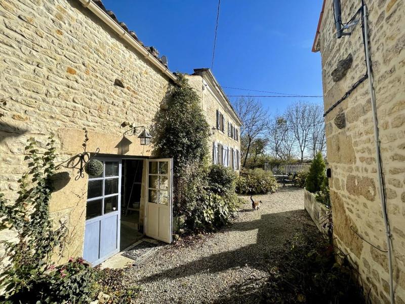 Propriété - 511 m² - 35 pièces