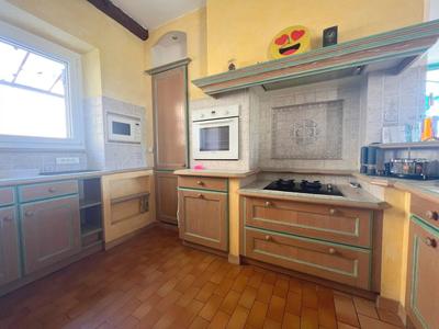 Maison - 280 m² - 8 pièces