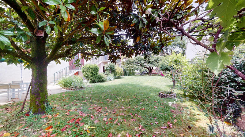 Maison - 299 m² - 8 pièces