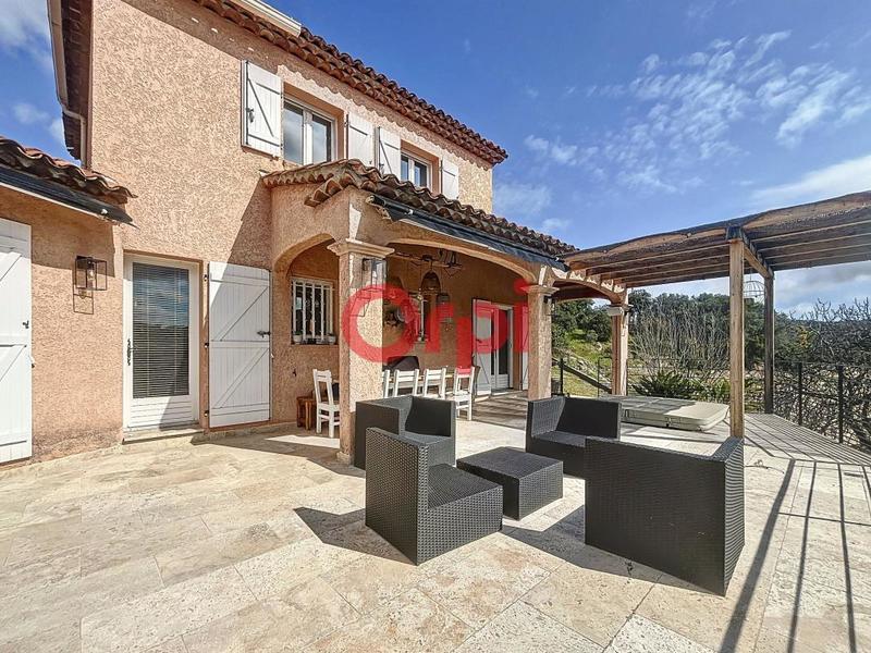 Maison - 142 m² - 5 pièces