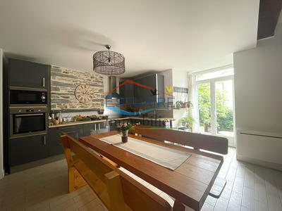 Maison - 102 m² - 4 pièces