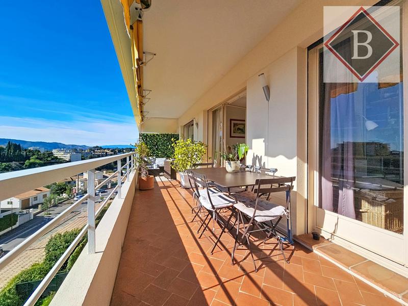 Appartement - 93 m² - 4 pièces