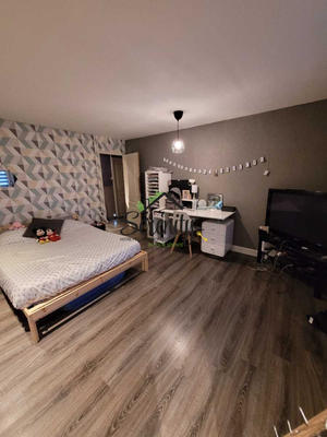 Maison - 98 m² - 8 pièces