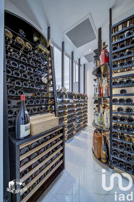 Appartement - 222 m² - 8 pièces