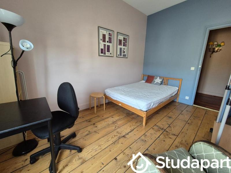 Chambre - 14 m² - 1 pièce